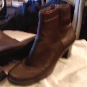 St. John's Bay brown genuine leather size 7.5 ankle boots